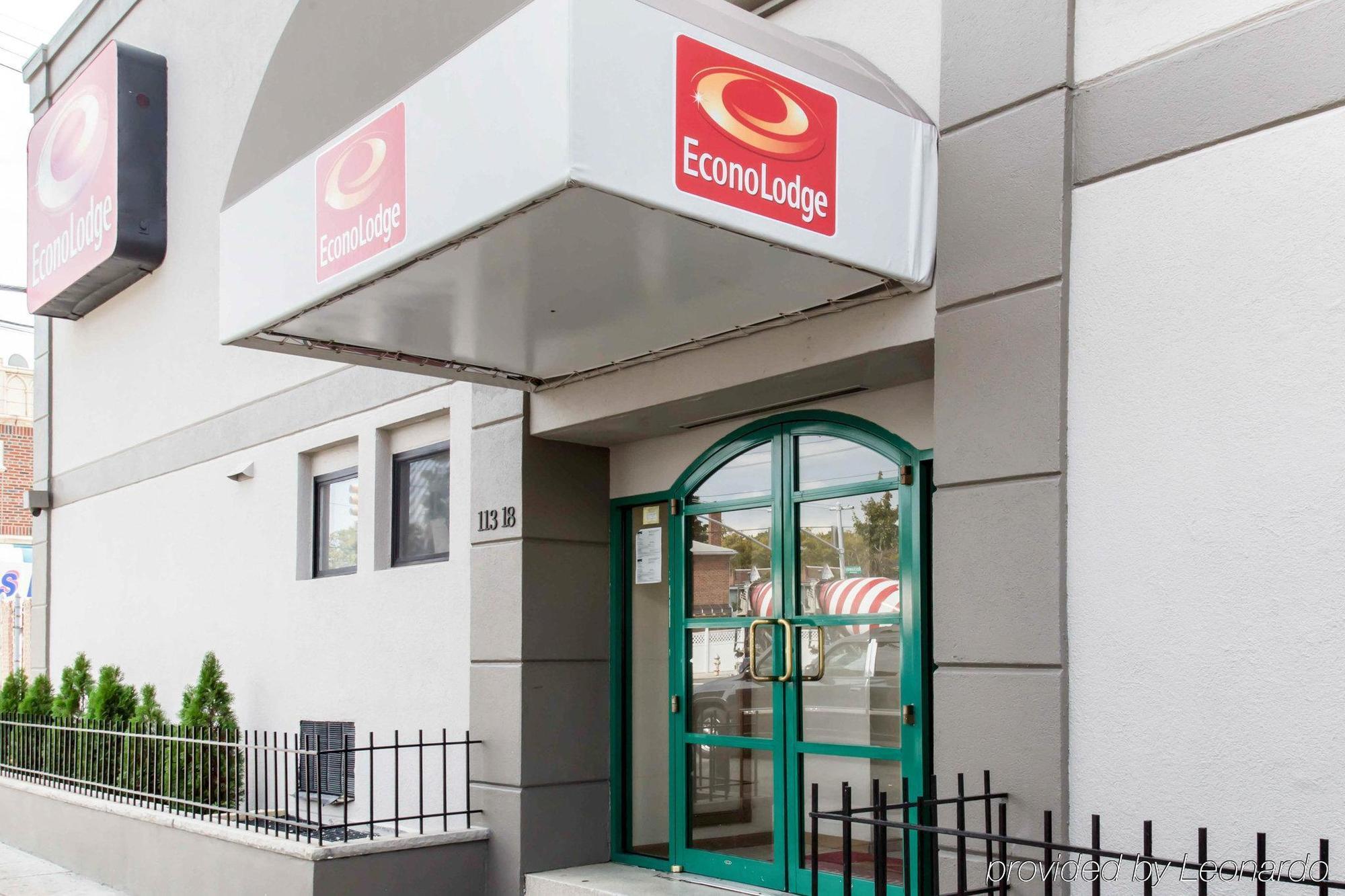 Econo South Ozone Park 2*