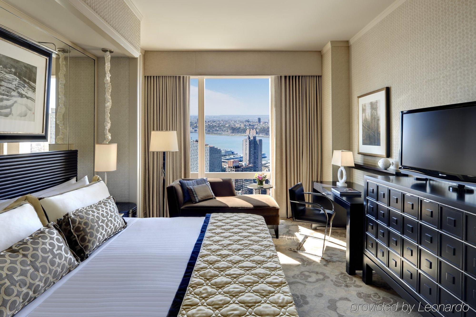 Mandarin Oriental, Hotel