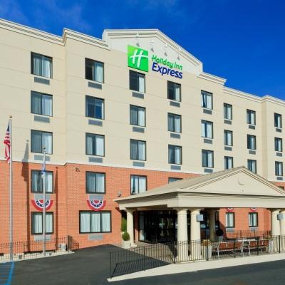 Express Staten Island West Hotel