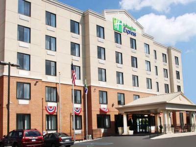 Express Staten Island West Hotel