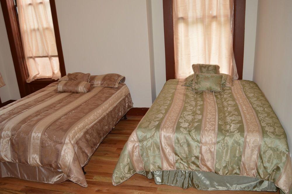 Williamsburg Hotel
