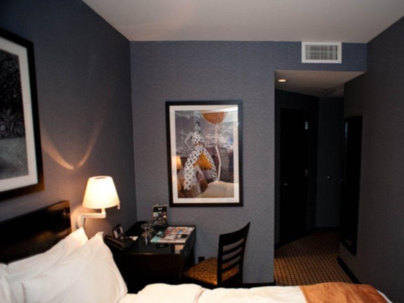 Hotel Oyo Times Square 4*
