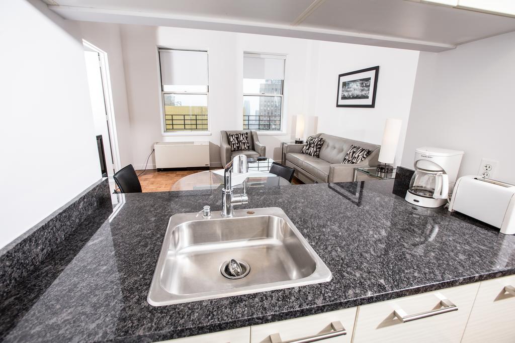 Apartment 20 Exchange Place