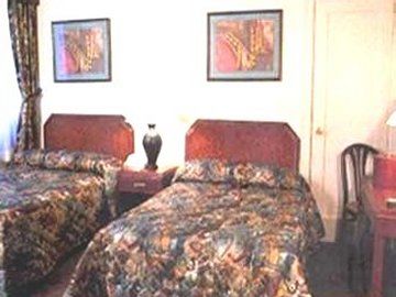 Hotel Regency And *