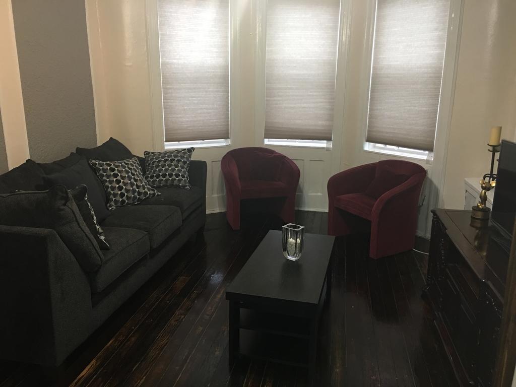 Cozy Apt Apartment *