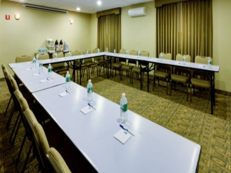Hotel Express Staten Island West 3*