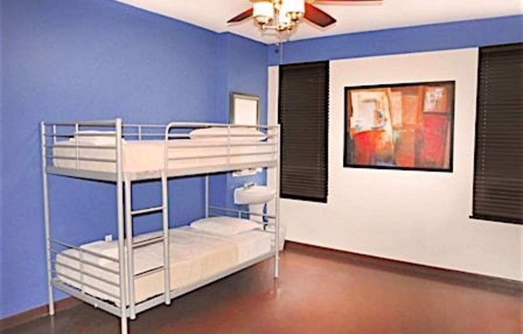 Hostel Broadway Hotel&hostel *