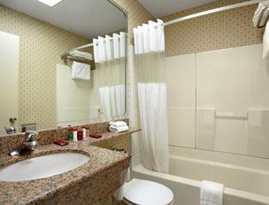 Ramada By Wyndham Bronx Hotel