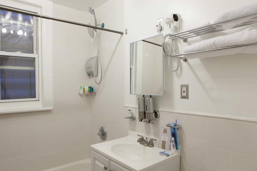 Studio And 1 Bedroom Apartments - Bronx New York