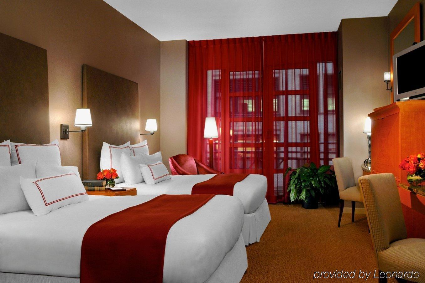 Hotel Giraffe By Library Collection New York