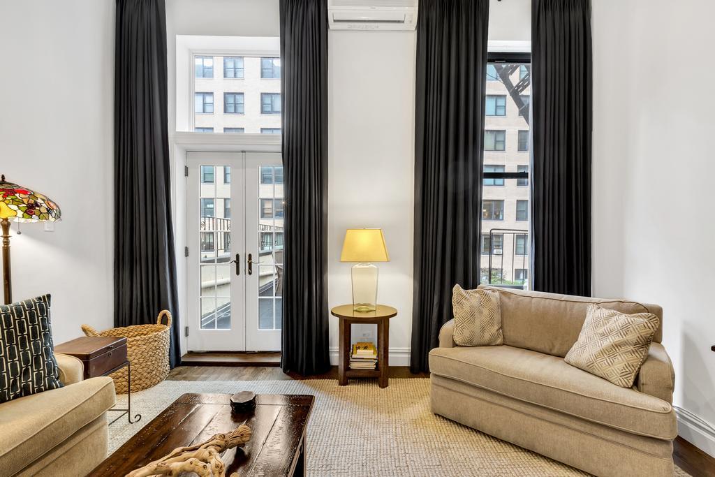 3/2 Columbus Circle #3 Apartment