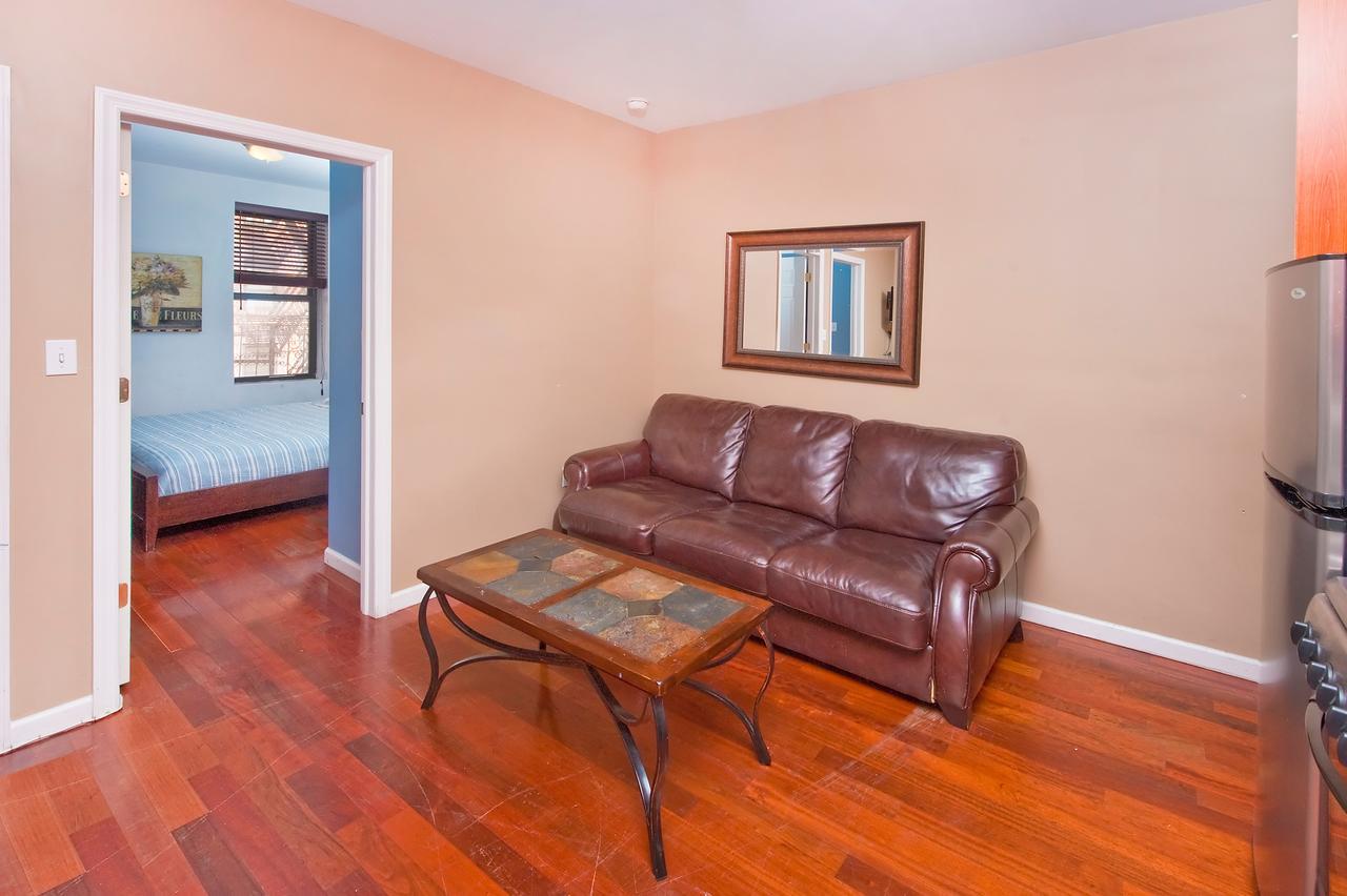 Upper East Suites Apartment *