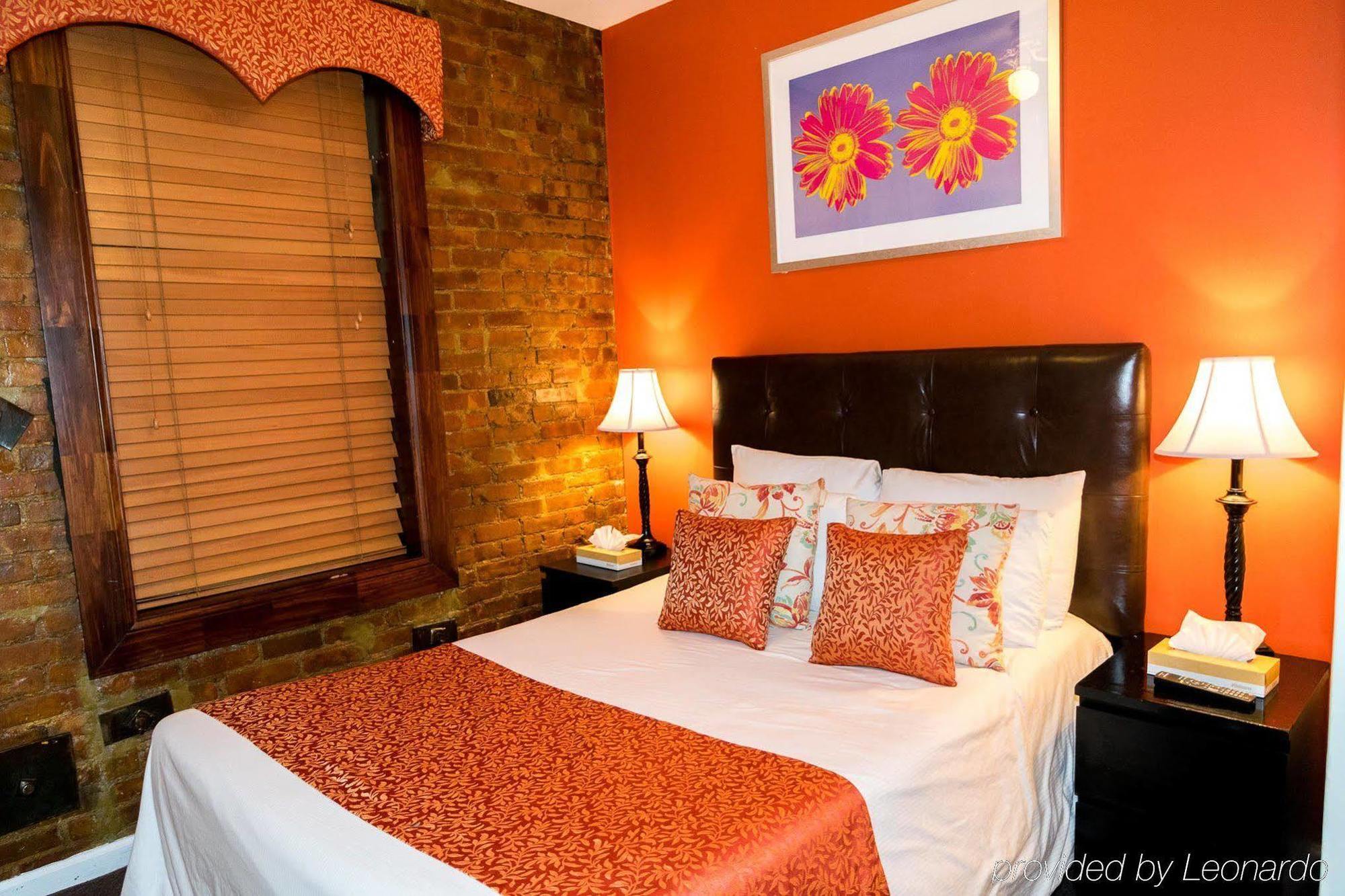 Royal Park Albergue