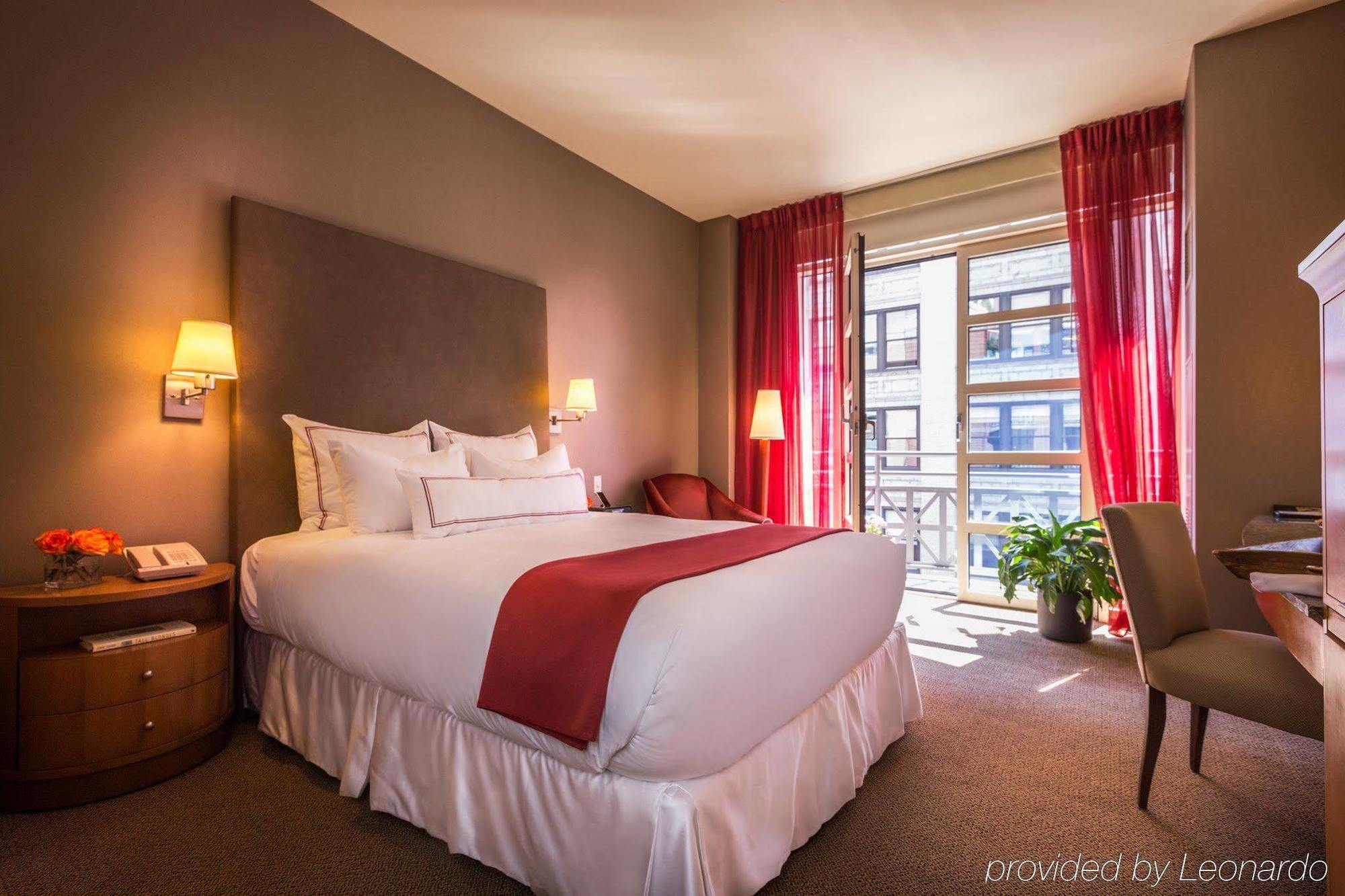 Giraffe By Library Collection Hotel 4*