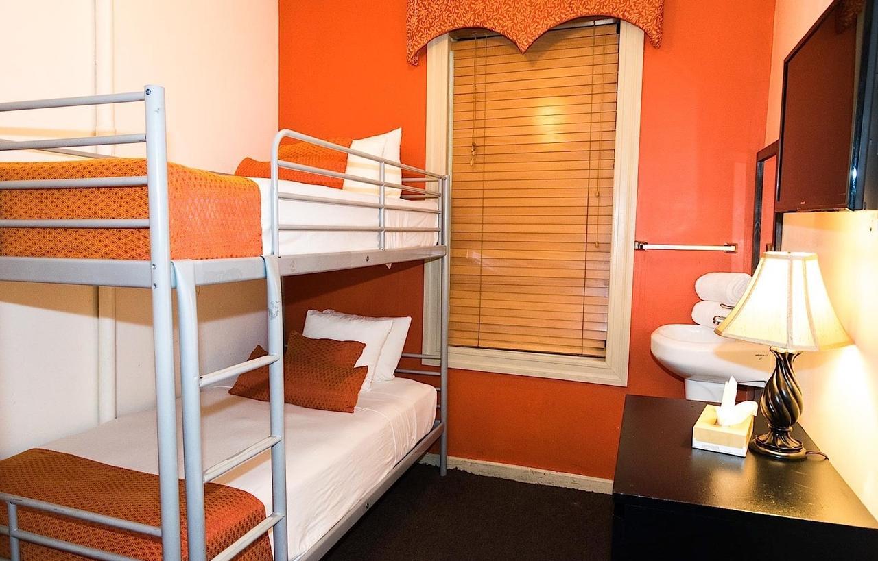 Royal Park Albergue