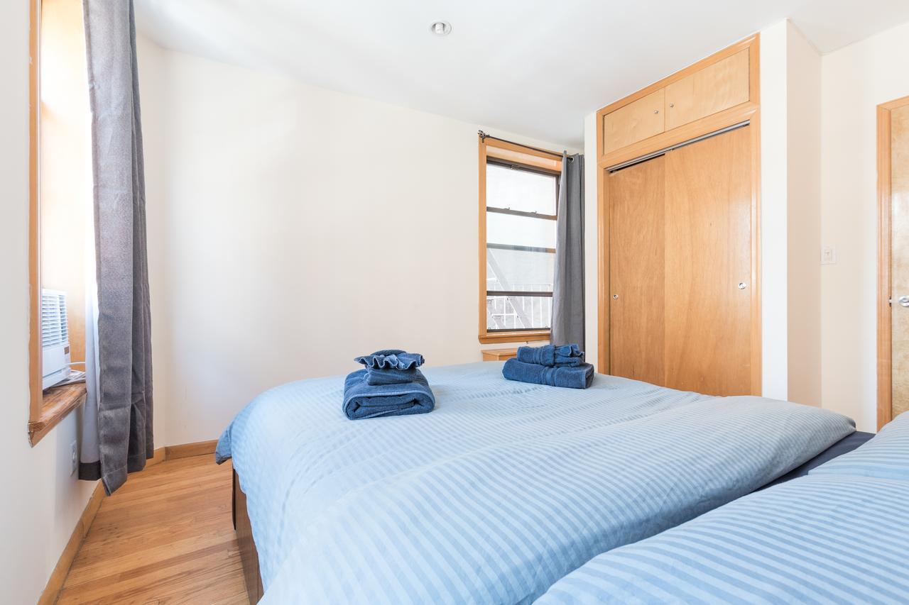 Deluxe And Stylish With Brick Wall Exposed *
