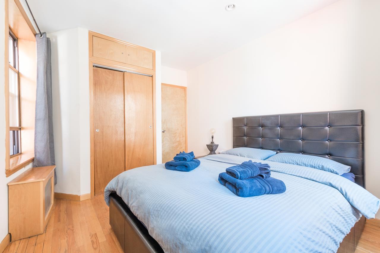 Apartment Deluxe And Stylish With Brick Wall Exposed