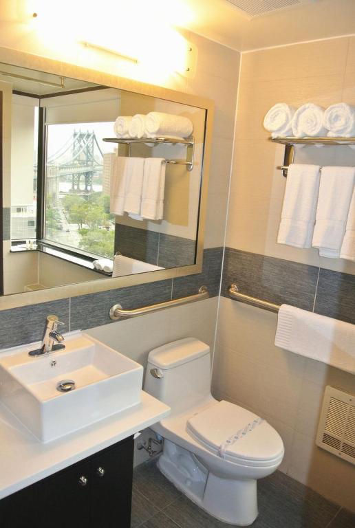 Howard Johnson Soho 3*