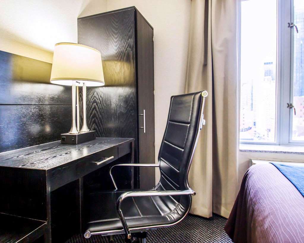 Hotel Comfort Times Square South Area 3*