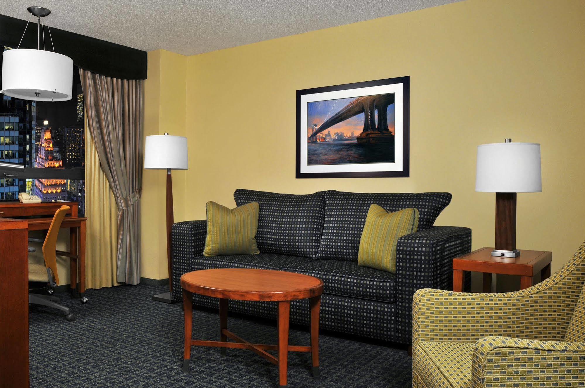 Hotel Doubletree By Hilton Nyc - Times Square 4*