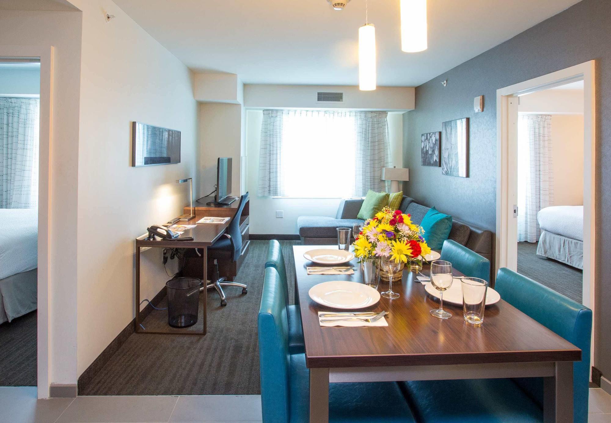 By Marriott The Bronx At Metro Center Atrium