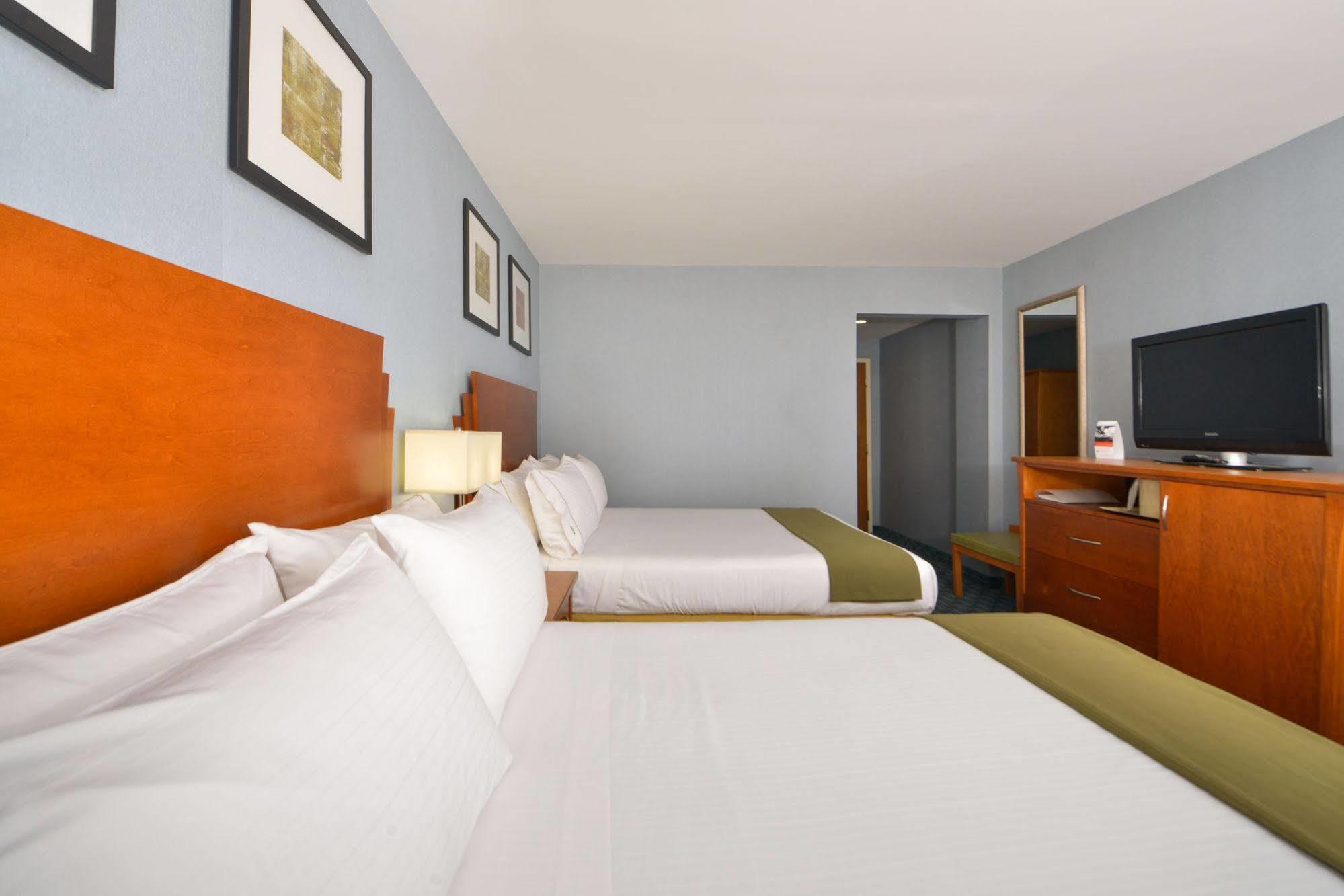 Hotel Express Laguardia Airport, An Ihg 3*
