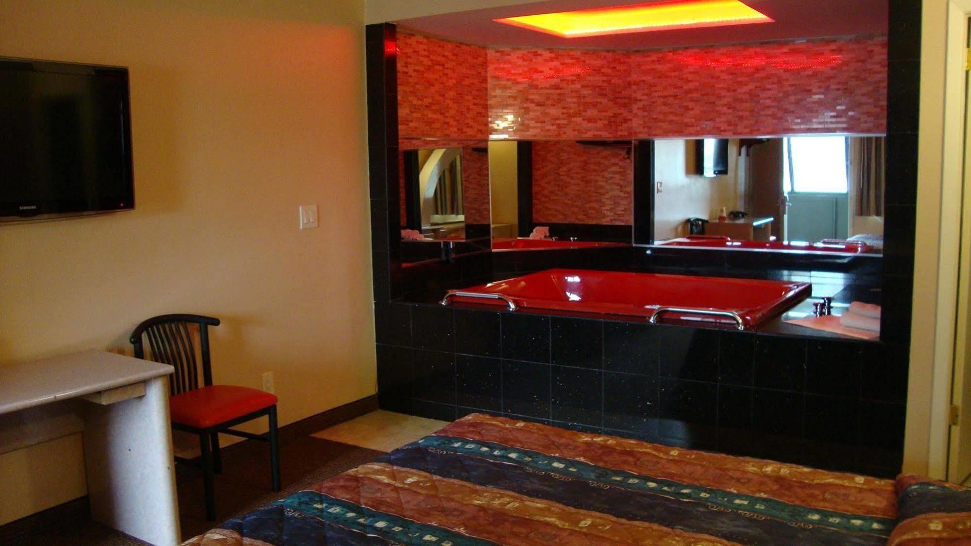 Oasis In Brooklyn 2* Nova York