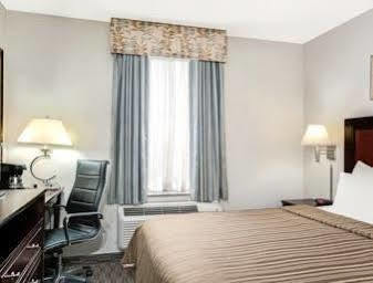 Hotel Days By Wyndham Long Island