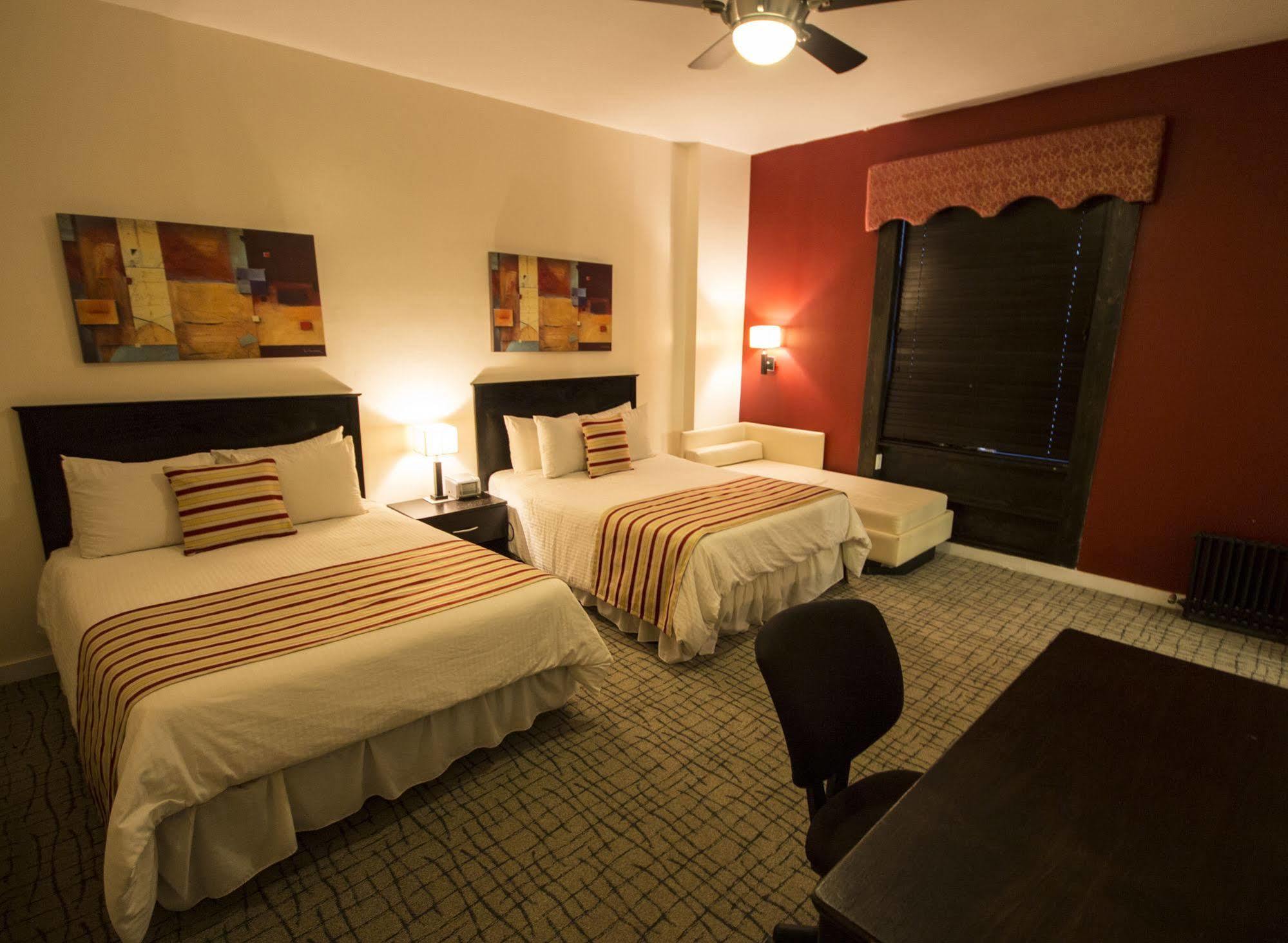 Royal Park Albergue