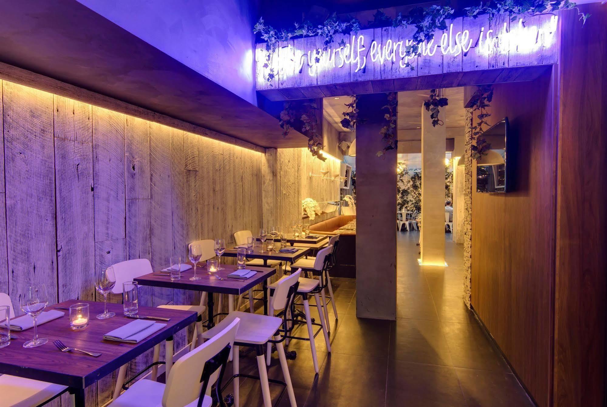 Henri Hotel