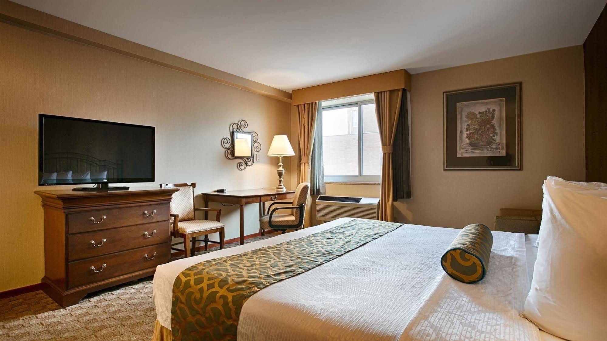 Western Queens Court Hotel