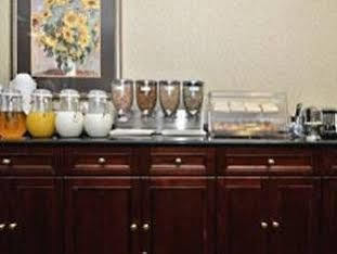 Western Queens Court Hotel 3*