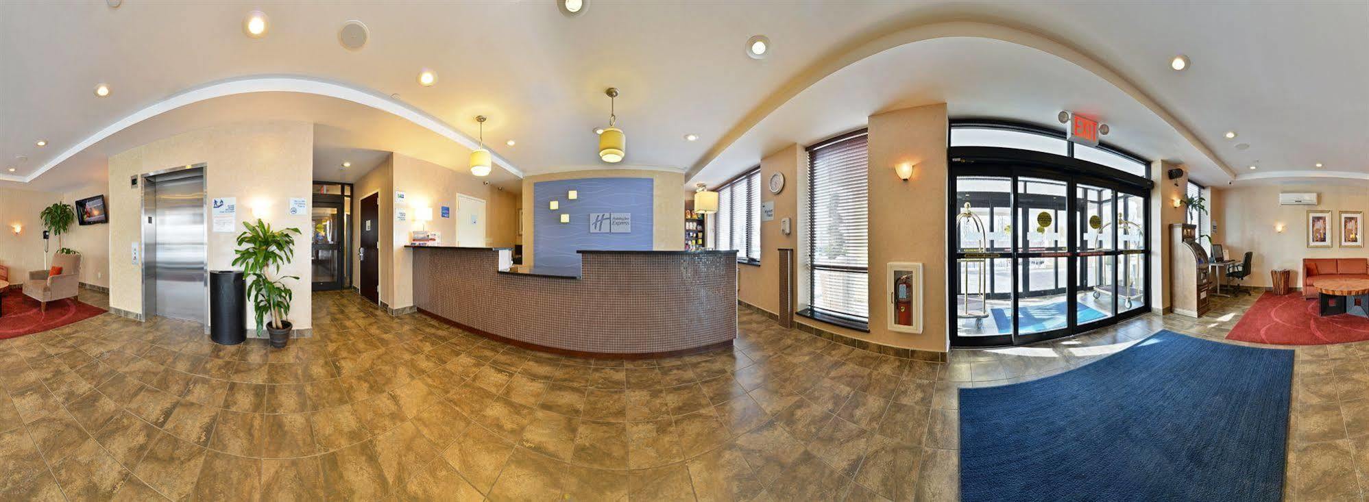 Hotel Express Staten Island West 3*