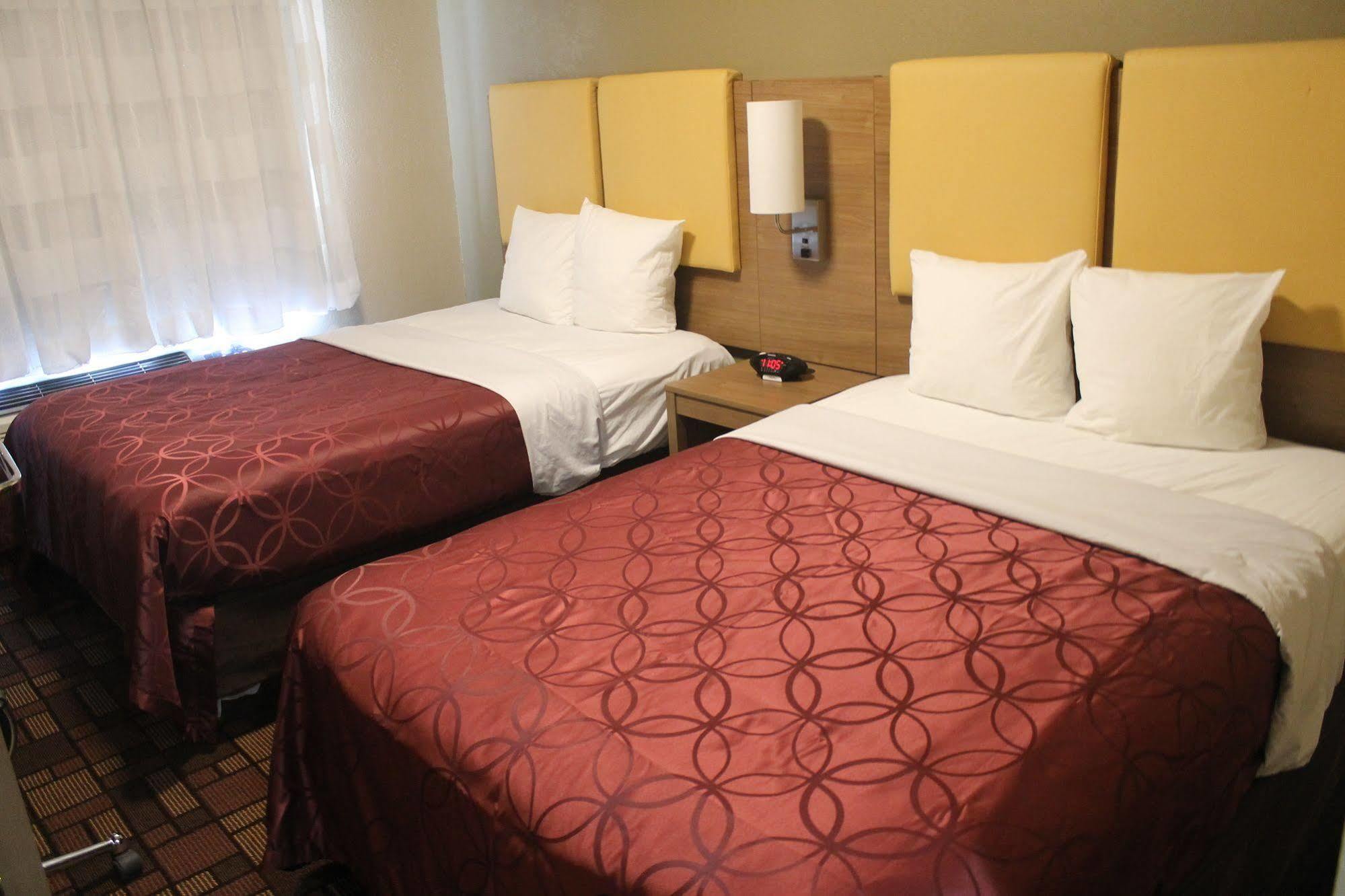 Hotel Days By Wyndham Brooklyn Borough Park 3*