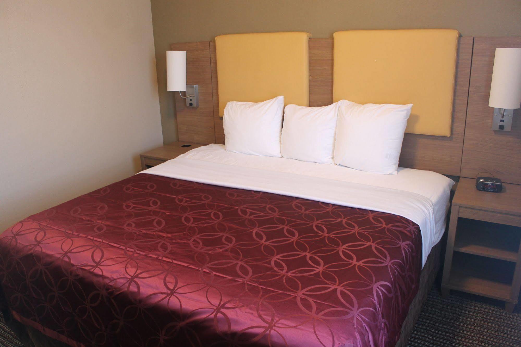 Days By Wyndham Brooklyn Borough Park Hotel New York