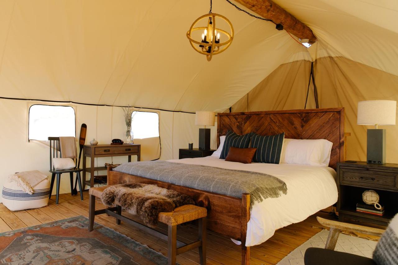 Collective Governors Island Acampamento