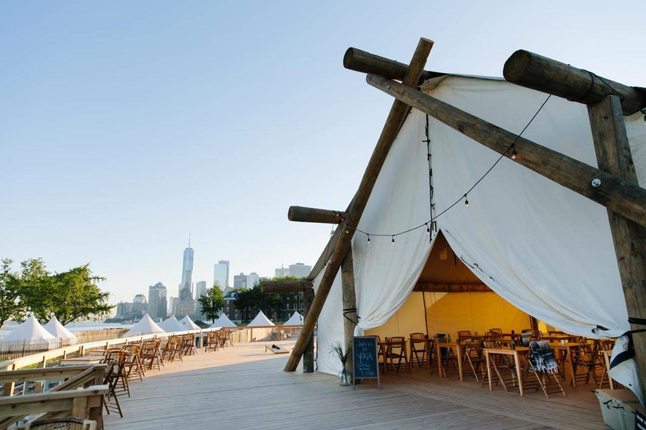 Acampamento Collective Governors Island
