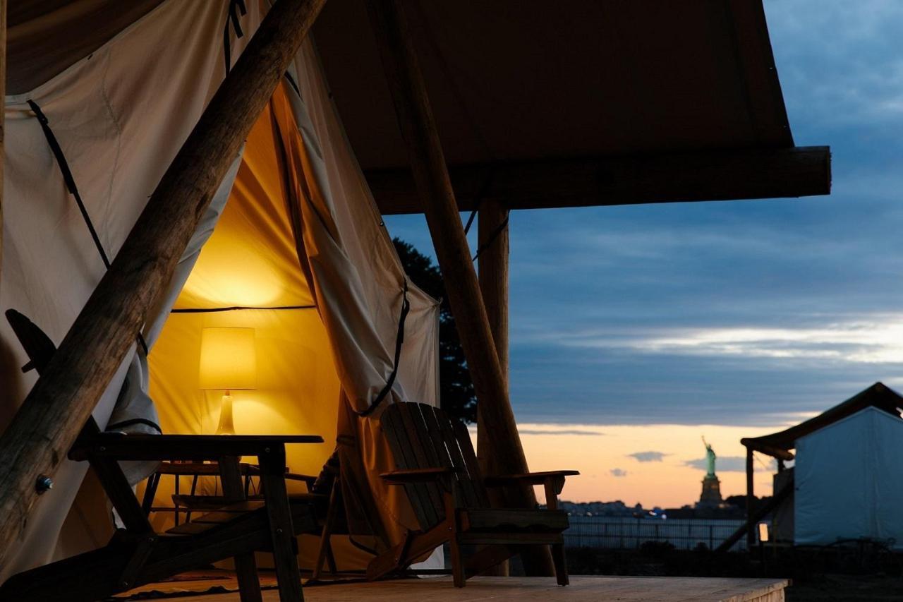 Acampamento Collective Governors Island