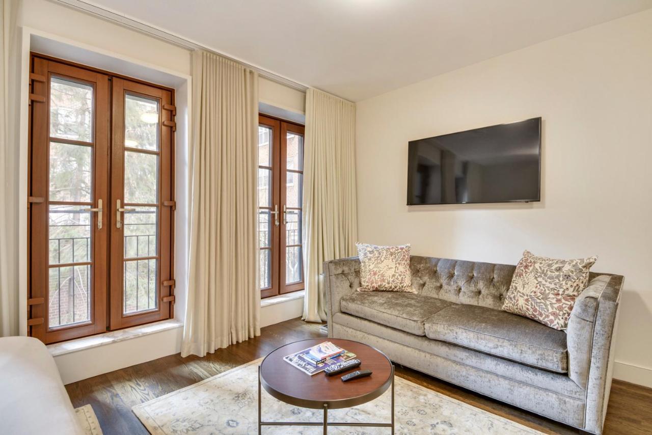 Gramercy Townhouse *