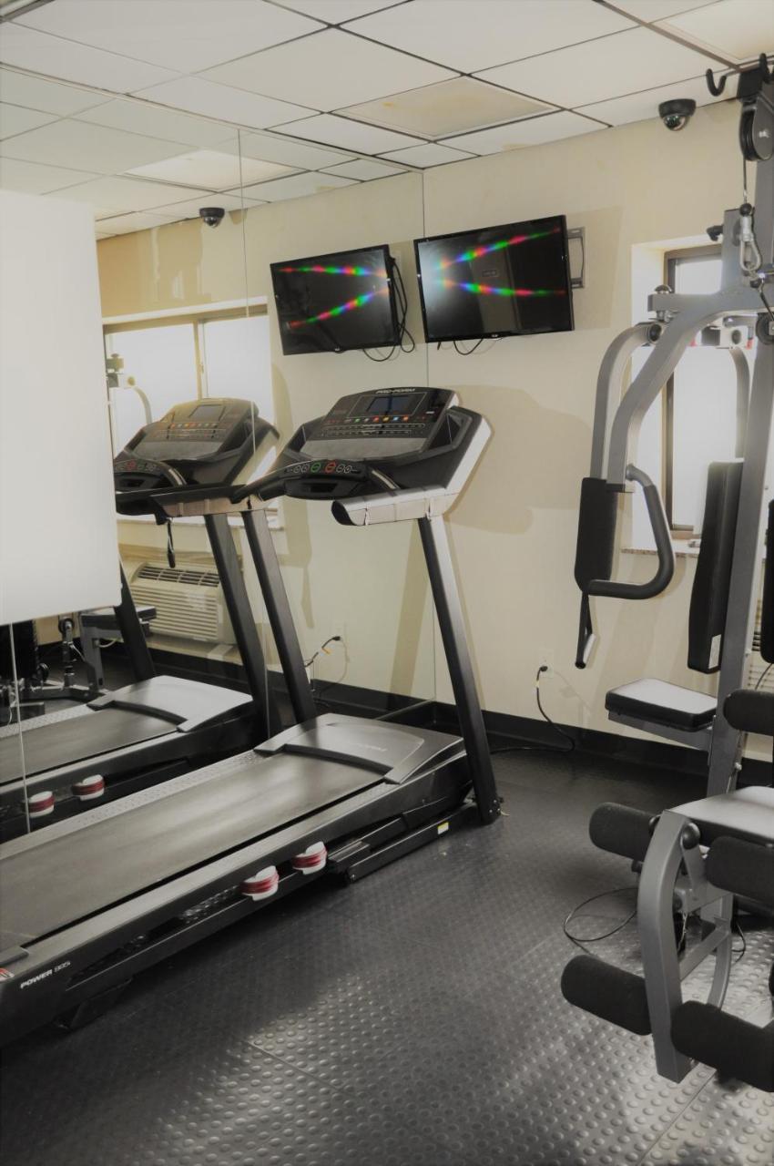 Hotel Ramada By Wyndham Staten Island New York