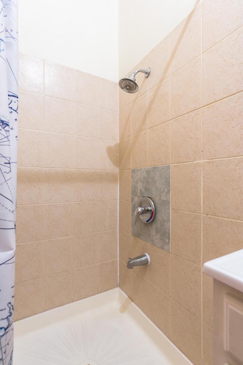 Spacious Apt Close To 9Th Avenue Apartment New York