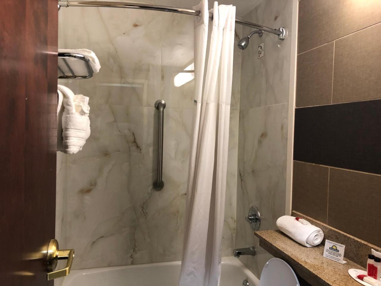 Days By Wyndham Brooklyn New York