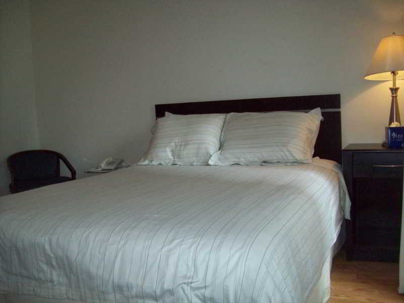 Metro Hotel 3*