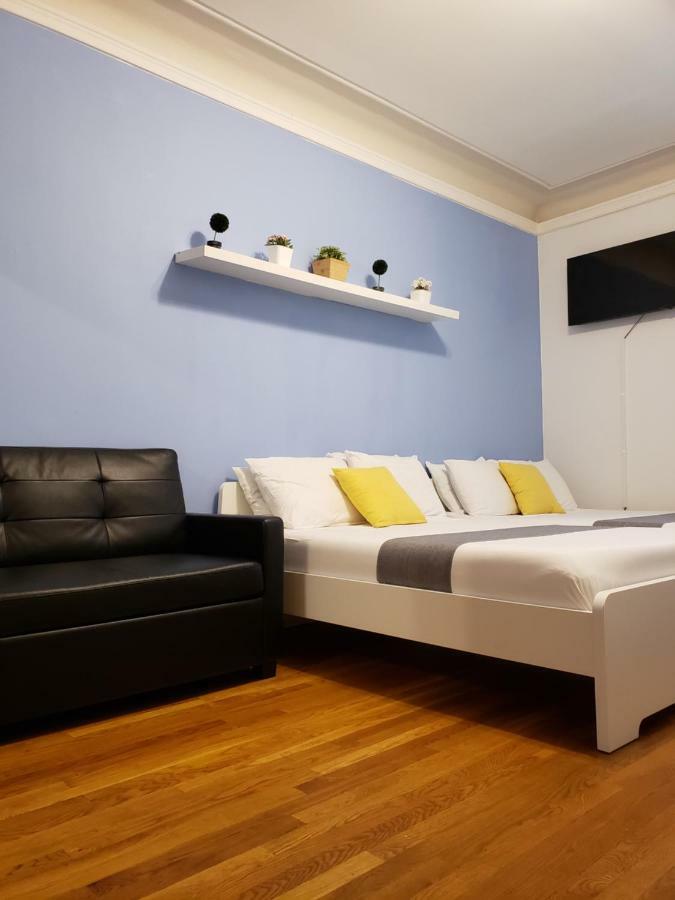 Broadway Apartment *