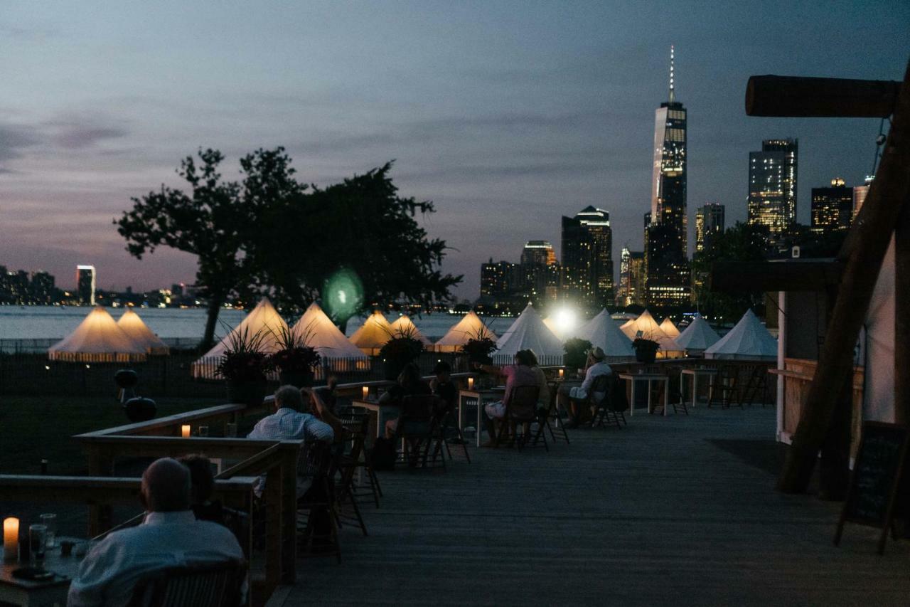 Acampamento Collective Governors Island