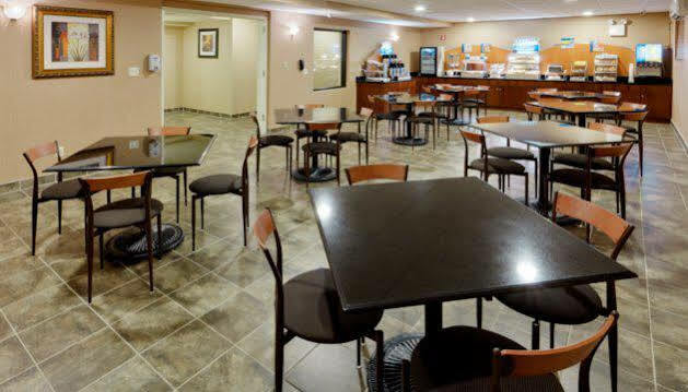 Express Staten Island West 3*