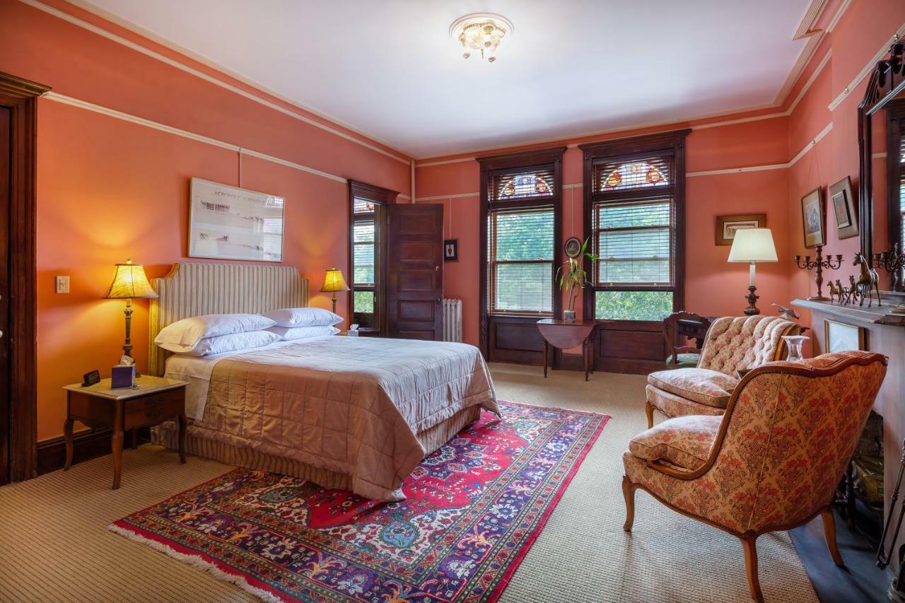 Manhattan Guest Suites Guest house 3*