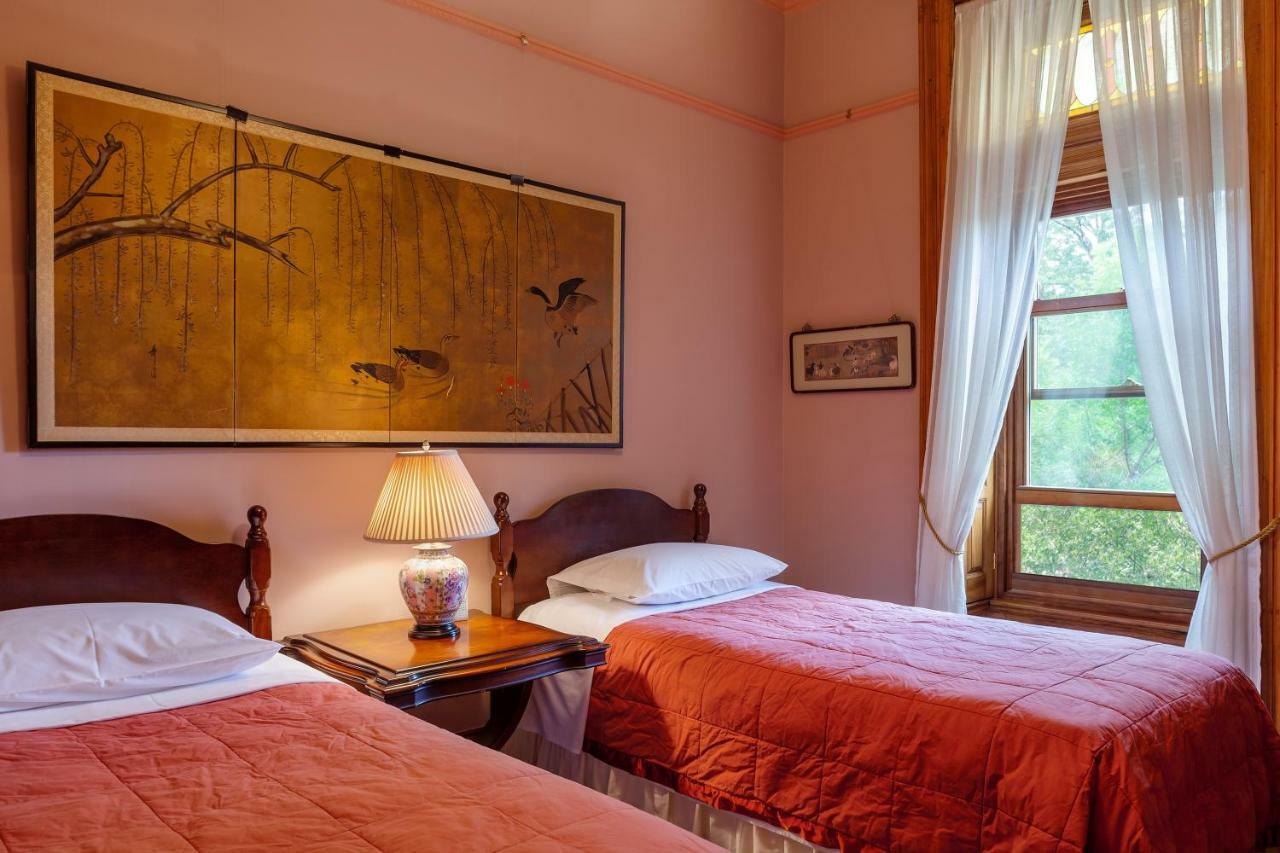 Manhattan Guest Suites Guest house 3*