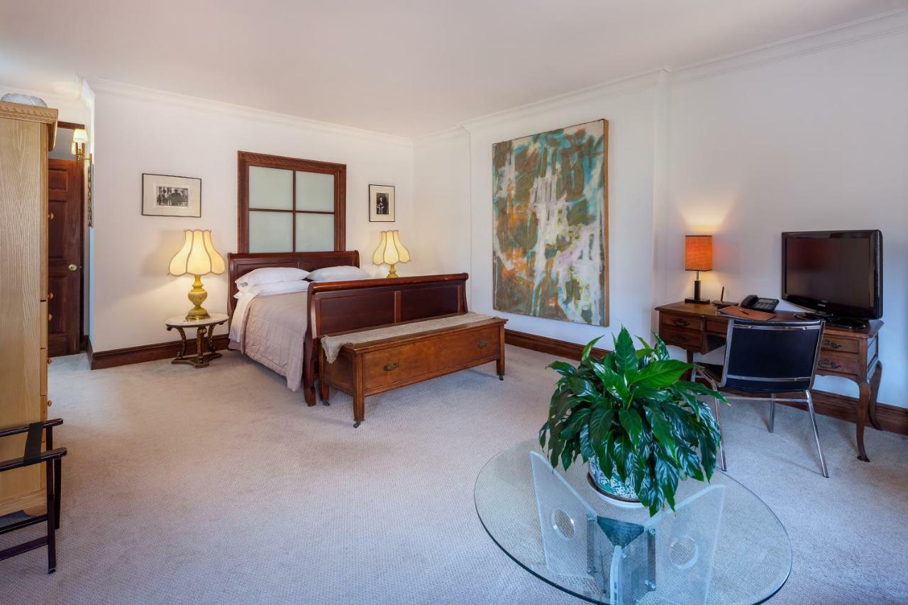 Guest house Manhattan Guest Suites 3*