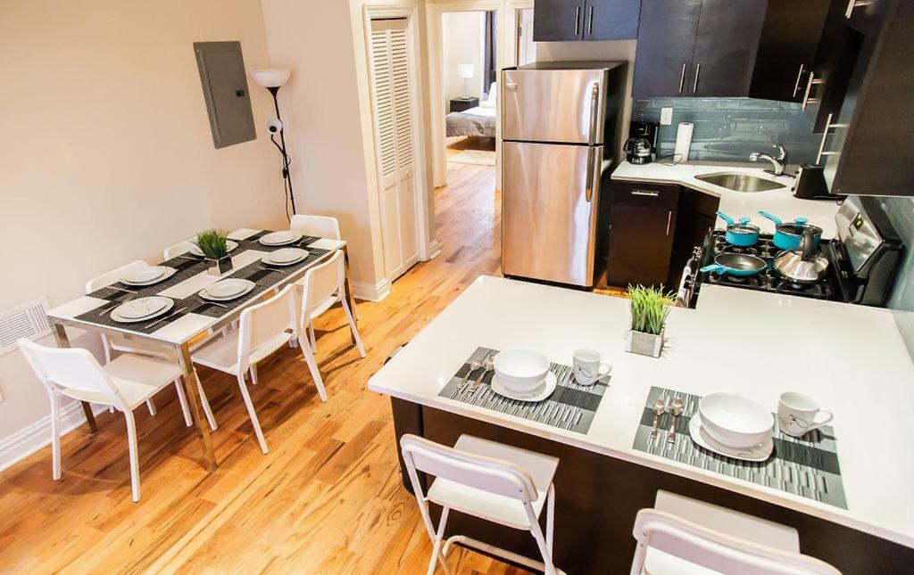 Van Buren Street Apartment *